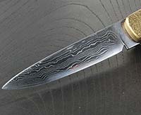 美しい刃紋のダマスカス小刀